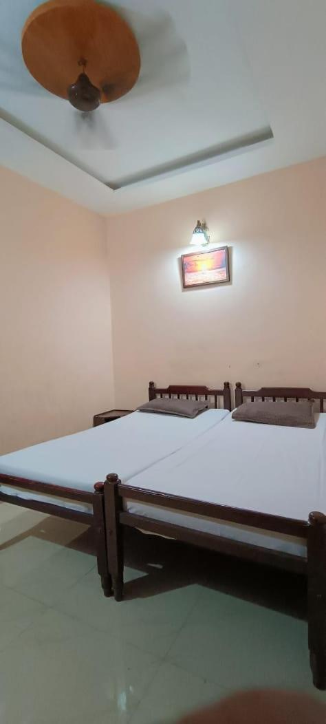 Classic Tourist Home Kochi Esterno foto