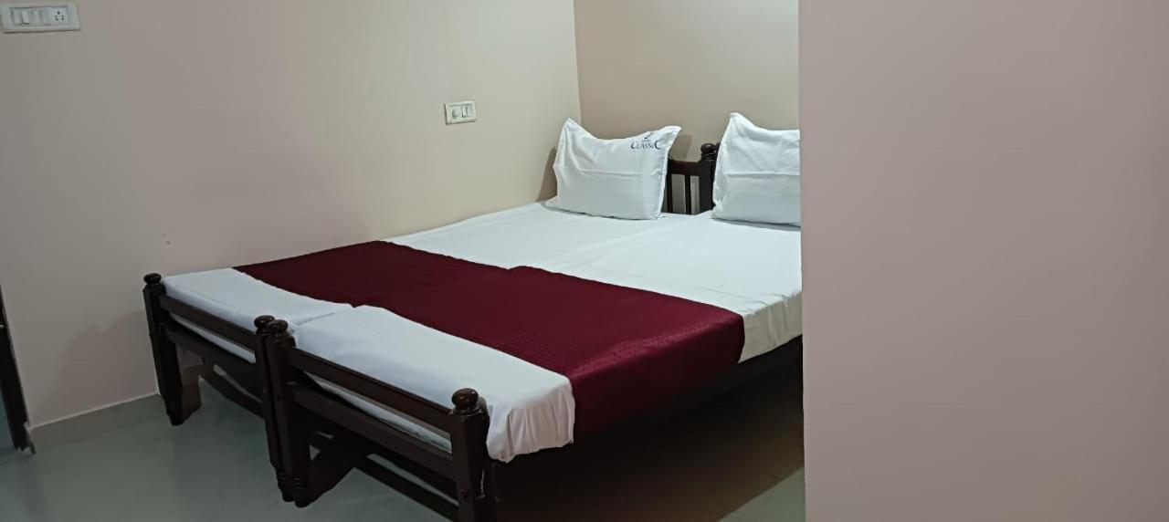 Classic Tourist Home Kochi Esterno foto
